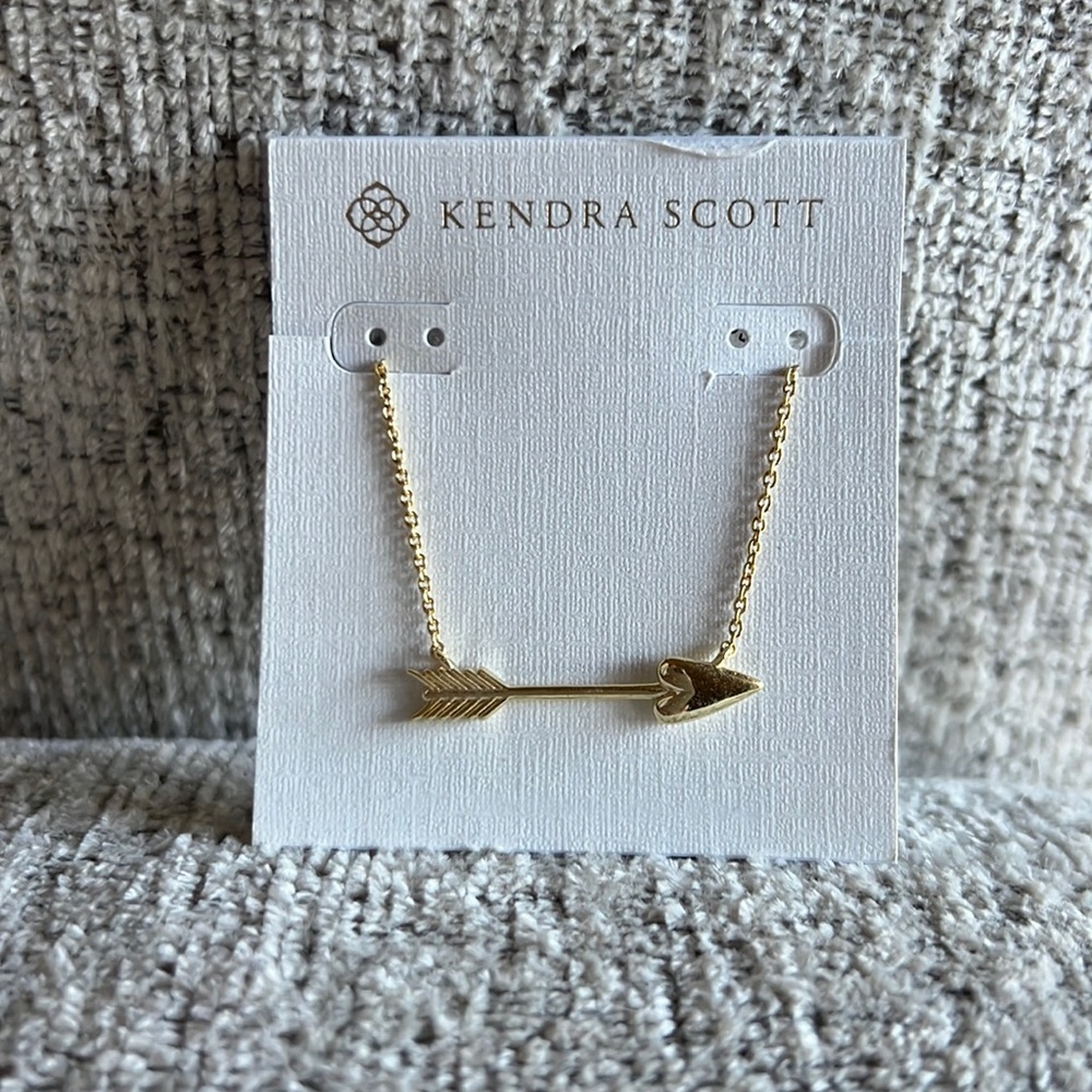 Gold heart arrow necklace